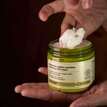 Olivita nærende hårmaske m/ekstra jomfruolivenolie - 200 ml 3 plejende olivita hårkur med bl.a. ekstra jomfruolivenholie, sheasmør og arganolie. højt indhold af naturlige og økologiske ingredienser.