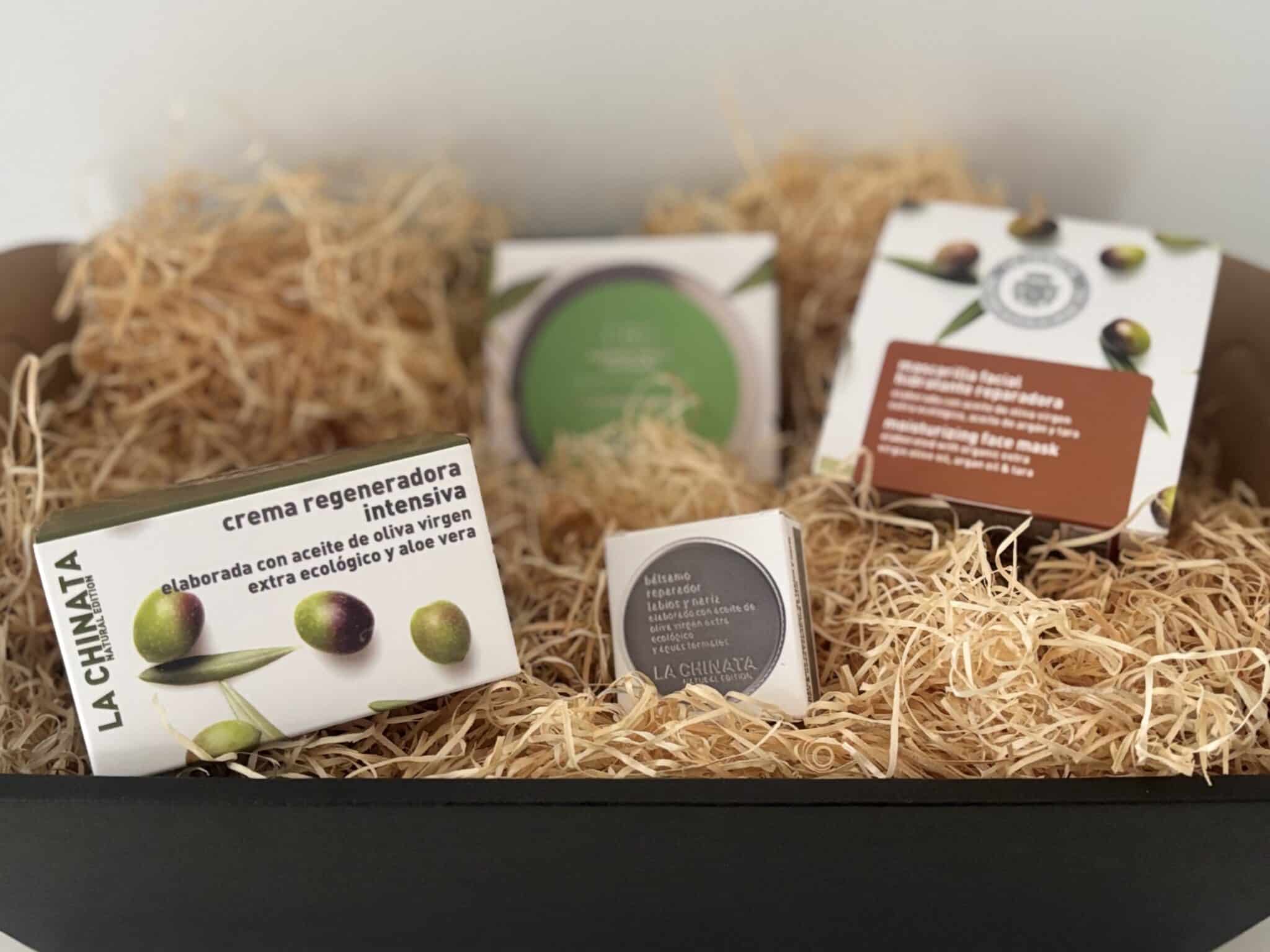 Gavekurv m/genopbyggende pleje og velvære - 4 produkter 1 gavekurv med velvære og genopbyggende pleje
