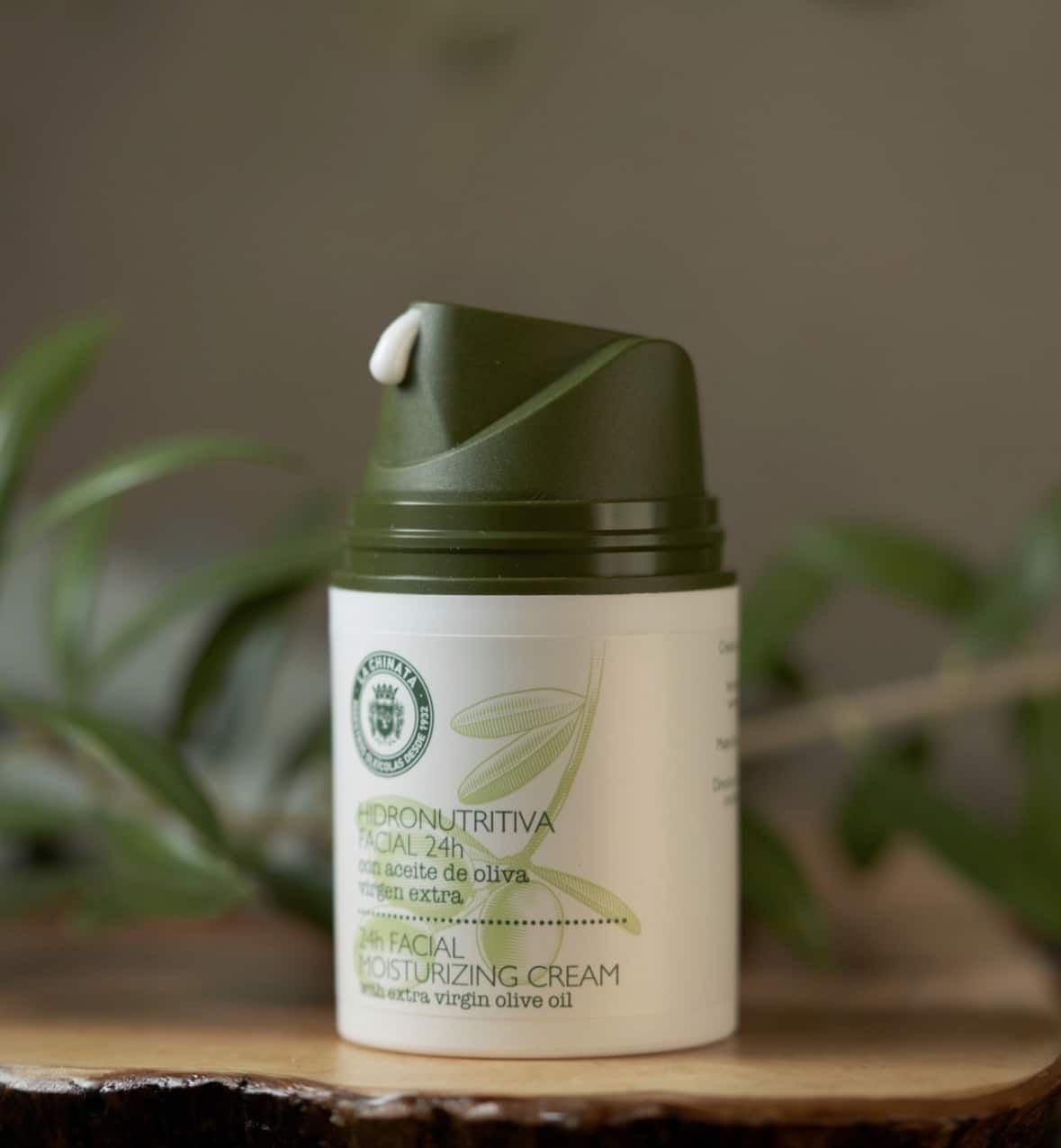 Fugtgivende 24t ansigtscreme m/ekstra jomfruolivenolie - 50 ml 2 Fugtgivende 24t ansigtscreme m/ekstra jomfruolivenolie - 50 ml