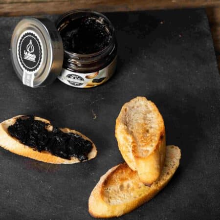 Økologisk sort hvidløg - puré - 100 g 4 sort hvidløgspasta puré økologisk 100 gram